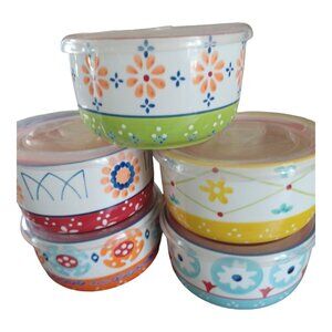Signature Housewares Stoneware bowls w. Lids x 5